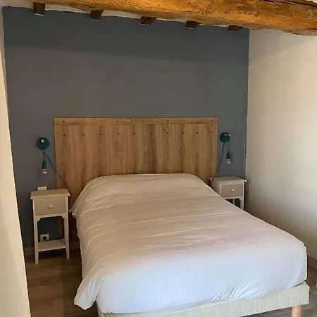 Le Marquis De La Guintre 3*