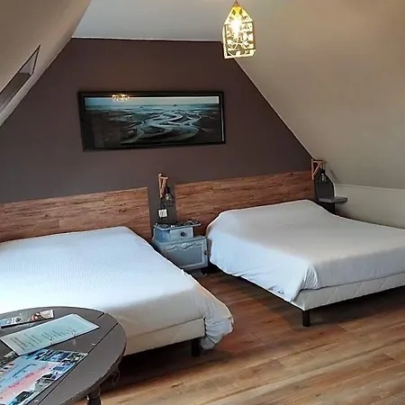 Le Marquis De La Guintre Bed & Breakfast 3*