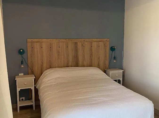 Le Marquis De La Guintre 3*